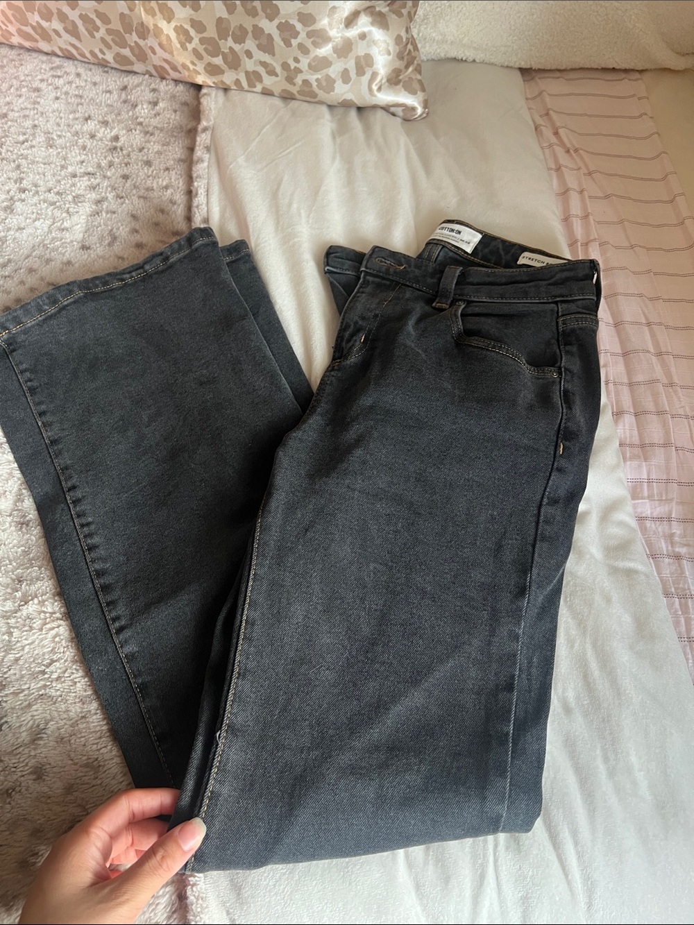 COTTON ON Classic High-Waist Straight Jeans in Washed Black